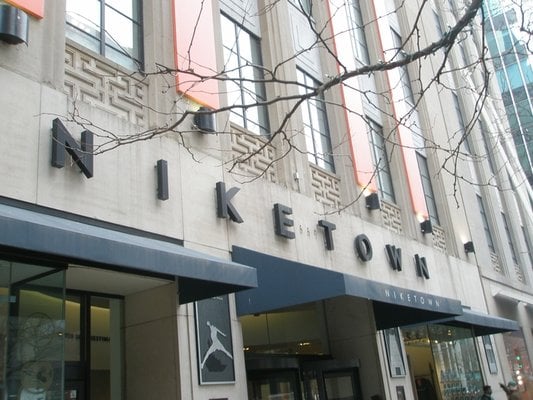 downtown chicago nike store