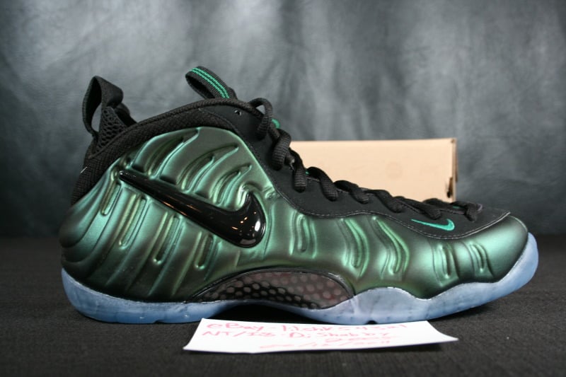 dark pine foamposites