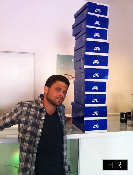 Entourage x Nike Dunk SB Low Lights Out