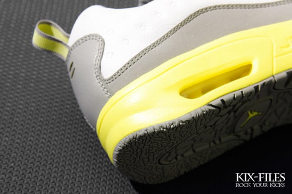 Jordan CMFT Viz Air 13 GS White Lemon Frost-Light Silver