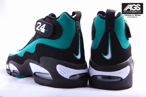 Nike-Air-Griffey-Max-1-'Mariners-Emerald'-New-Images-03