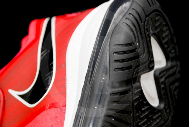 nike-lebron-8-v2-low-solar-redblack-white-4