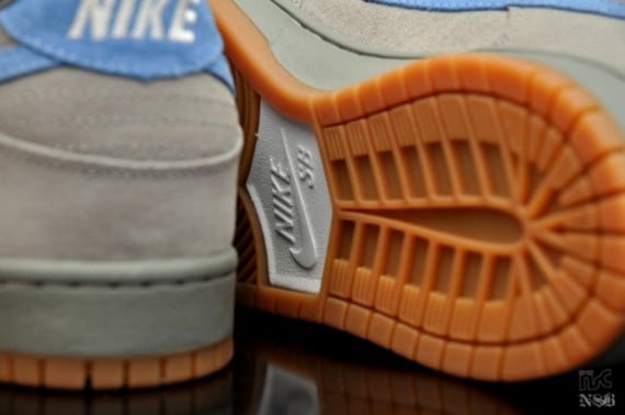 Nike-SB-Dunk-Low-'Iron'-New-Images-03