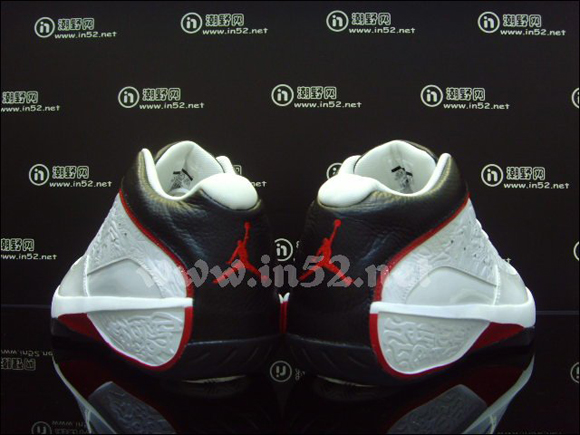 Jordan 2 Smooth White Black–Red