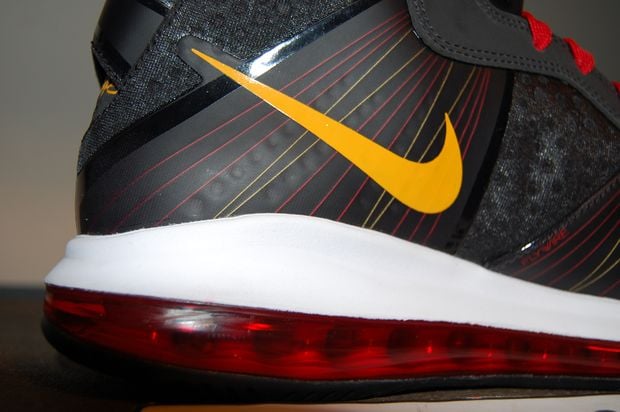 nike-lebron-8-v2-miami-heat-pe-away-3