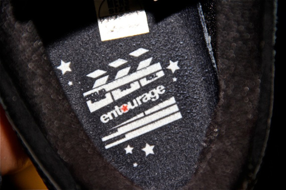 Entourage-x-Nike-SB-Dunk-Low-Detailed-Images-05