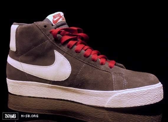 nike-sb-blazer-high-greywhite-red-3