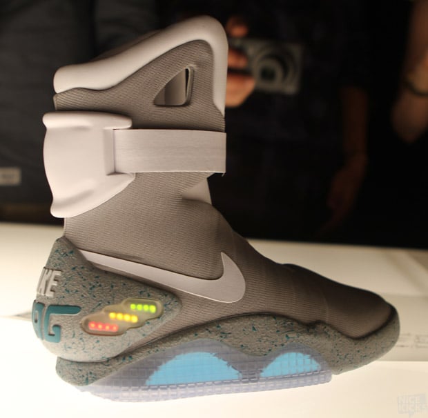 nike air mags black and gold