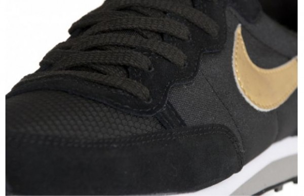 Nike Challenger - Black/Gold - Now Available