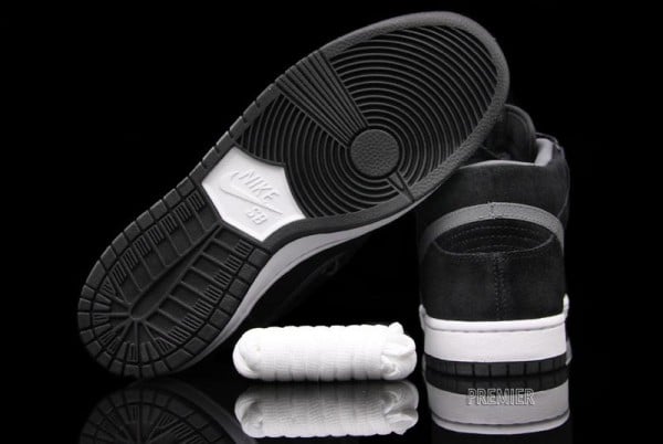 Nike SB Dunk Mid Pro "Griptape" - Now Available