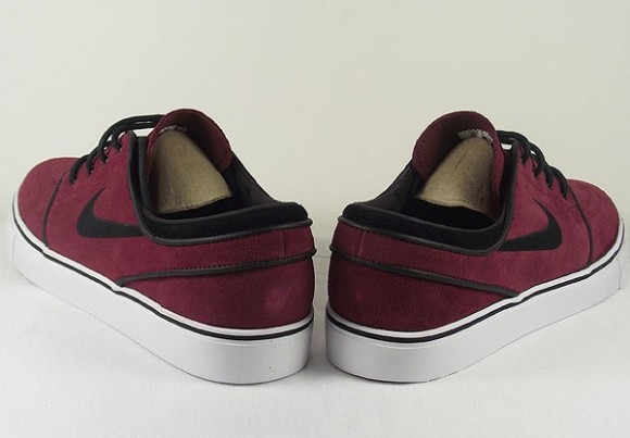 Nike SB Janoski "Team Red" - Now Available