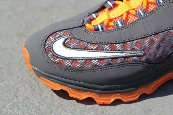 Release Reminder: Nike Air Max Jr. - Dark Grey/White-Total Orange