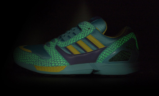 adidas zx 8000 glow in the dark