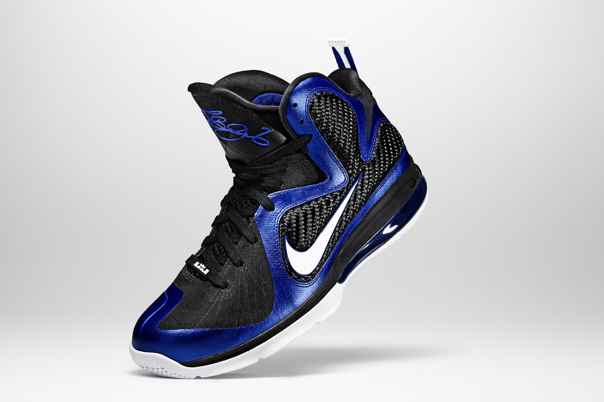 Release Reminder: Nike LeBron 9 “Kentucky”