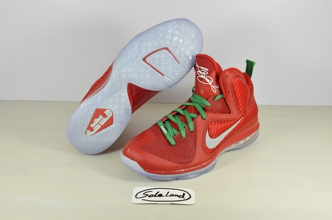 Nike LeBron 9 “Christmas” Detailed Images