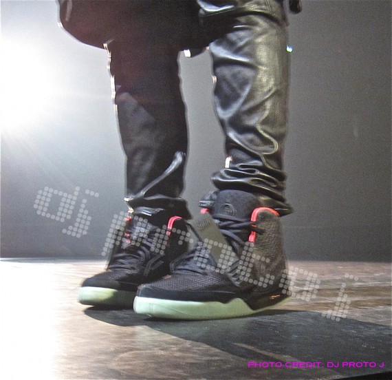 Nike Air Yeezy 2 Black/Pink - A Closer Look