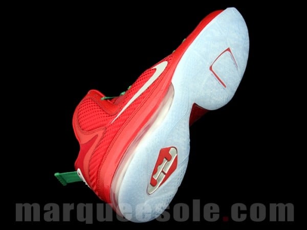 Nike LeBron 9 Christmas - New Images