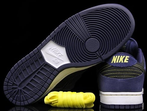 sb dunk maize and black