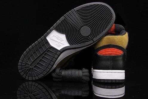 Nike SB Dunk Mid "Golden Hops"