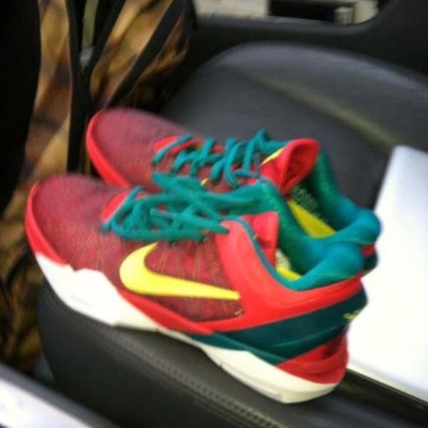 Nike Zoom Kobe VII (7) Christmas Day - First Look