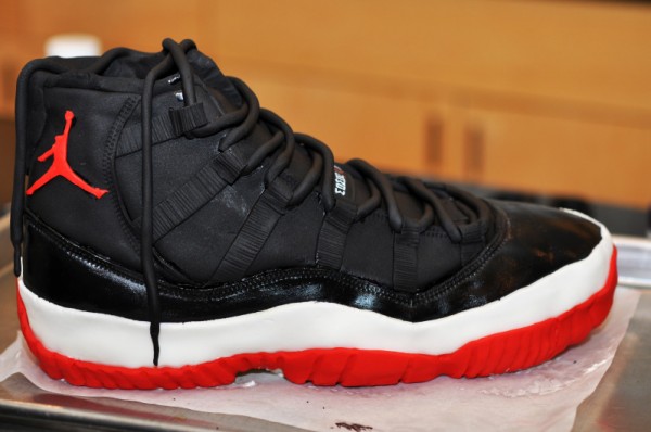 air-jordan-11-retro-black-red-grooms-cake-6