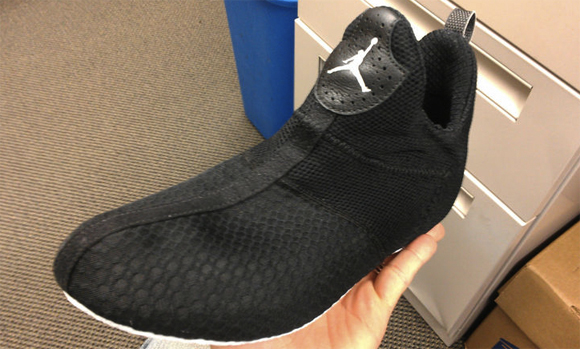 Air Jordan 2012 White/Black Lands on eBay 4