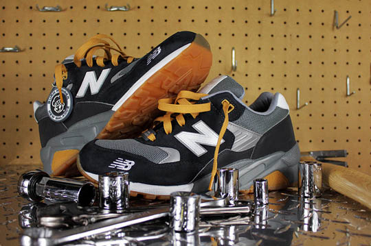 burn-rubber-new-balance-580-workforce-pack-4