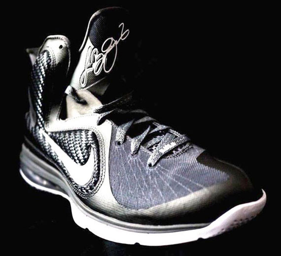 nike-lebron-9-cool-grey-1