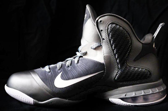 nike-lebron-9-cool-grey-3