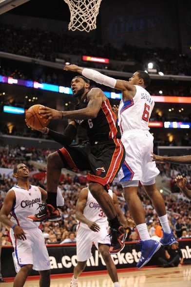 LeBron James Wear Nike LeBron 9 PE in OT Loss to LAC