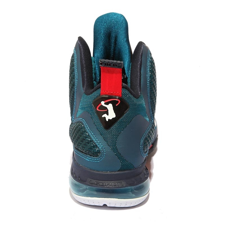 Nike LeBron 9 ‘Swingman’ – Detailed Look