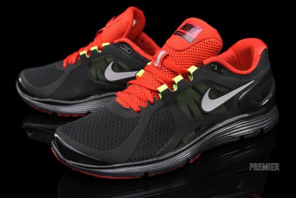 Nike LunarEclipse+ 2 'Black/University Red' - Now Available