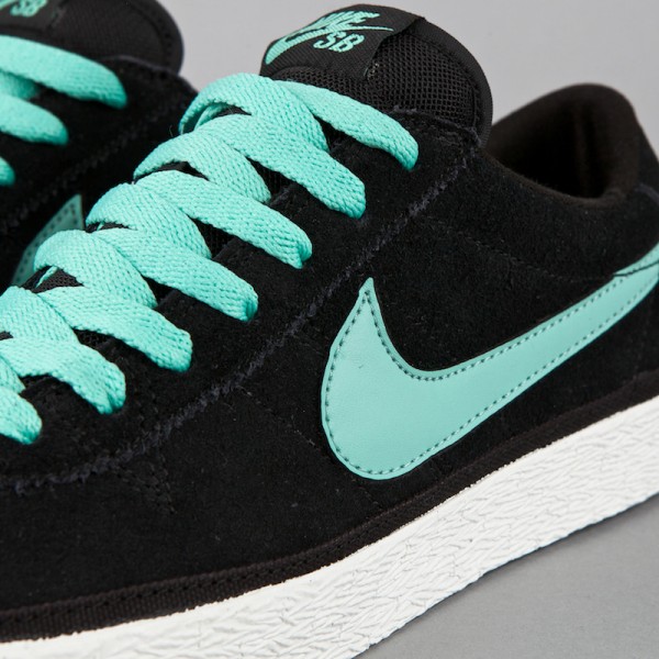 Nike SB Bruin - Black/Mint-Swan - Now Available