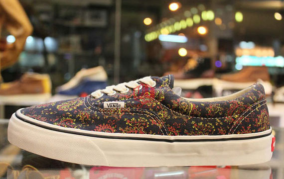 vans authentic motif indien