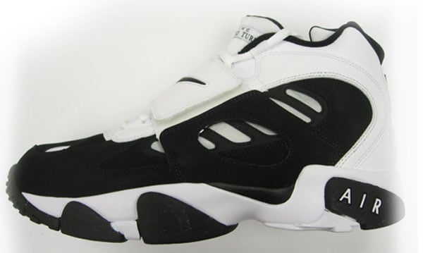 nike air diamond turf black and white