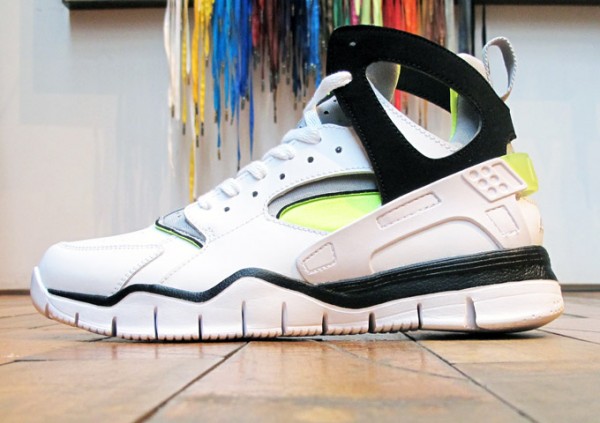 Nike Air Huarache BBall 2012 'Volt' - Now Available