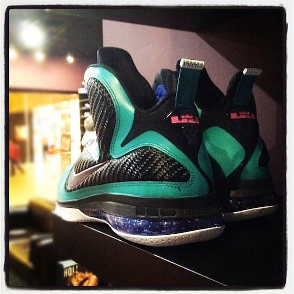 nike-lebron-9-south-beach-custom-by-mache-3