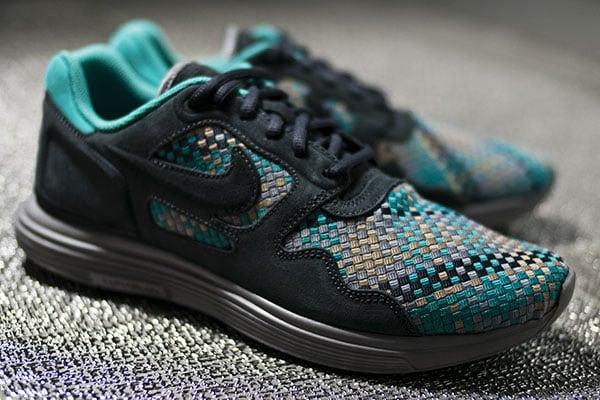 Nike Lunar Flow Woven QS - Now Available