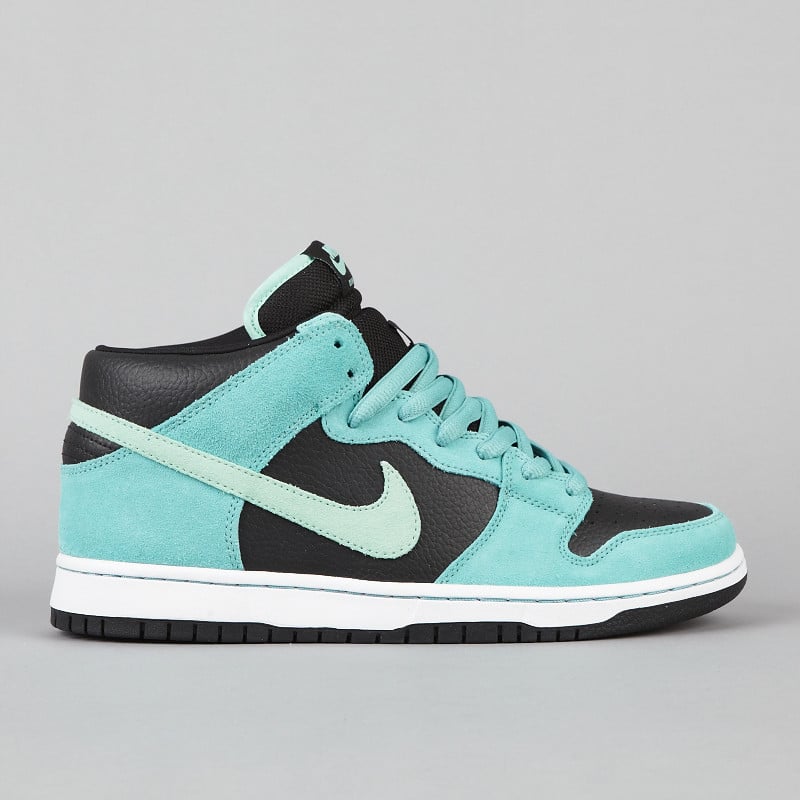 Nike SB Dunk Mid 'Sea Crystal' - Now Available
