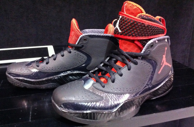 Air Jordan 2012 Deluxe 'Black/Sport Red' - First Look