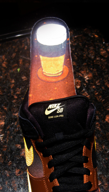 Nike SB Dunk Low 'Black and Tan' - March 2012