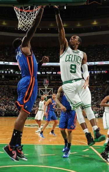 Rajon Rondo Swaps Huaraches for Hyperenforcers in Win over Knicks