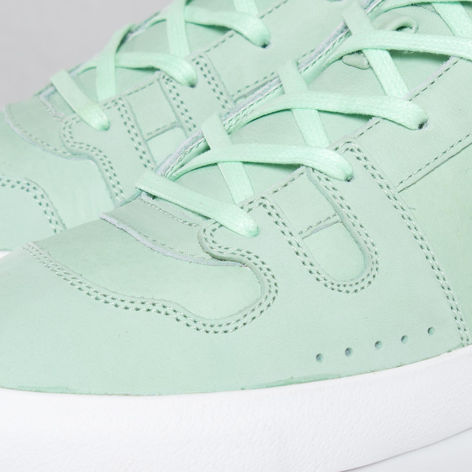 Release Reminder: Nike Manor Premium 'Mint'