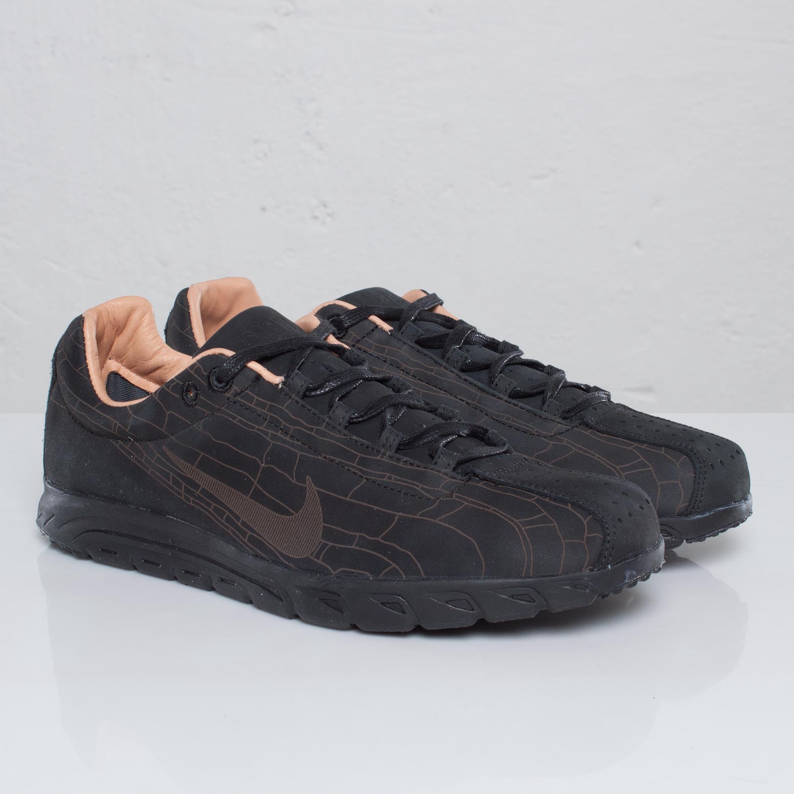 Release Reminder: Nike Mayfly Premium 'Black'