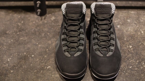 Air Jordan X (10) 'Stealth' Hitting Overseas Retailers