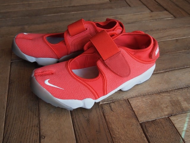 Nike Air Rift ‘Action Red/Neutral Grey-Medium Grey-Action Red’