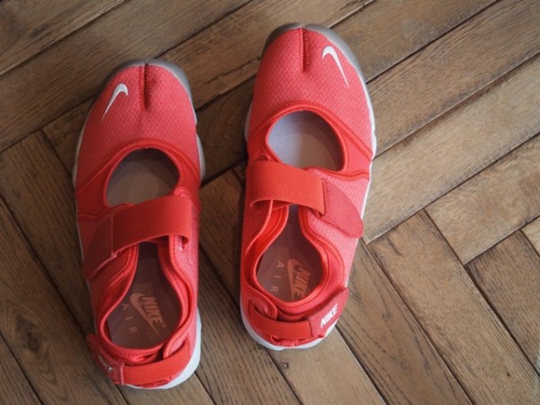 red nike rifts