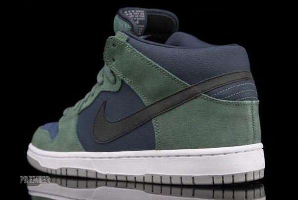 Nike SB Dunk Mid 'Nori' - Now Available