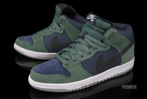 Nike SB Dunk Mid 'Nori' - Now Available