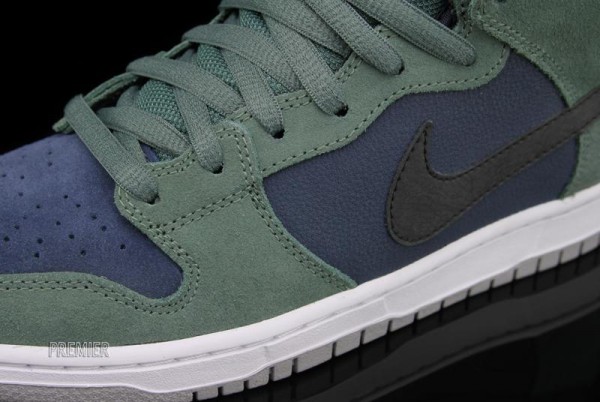 Nike SB Dunk Mid 'Nori' - Now Available